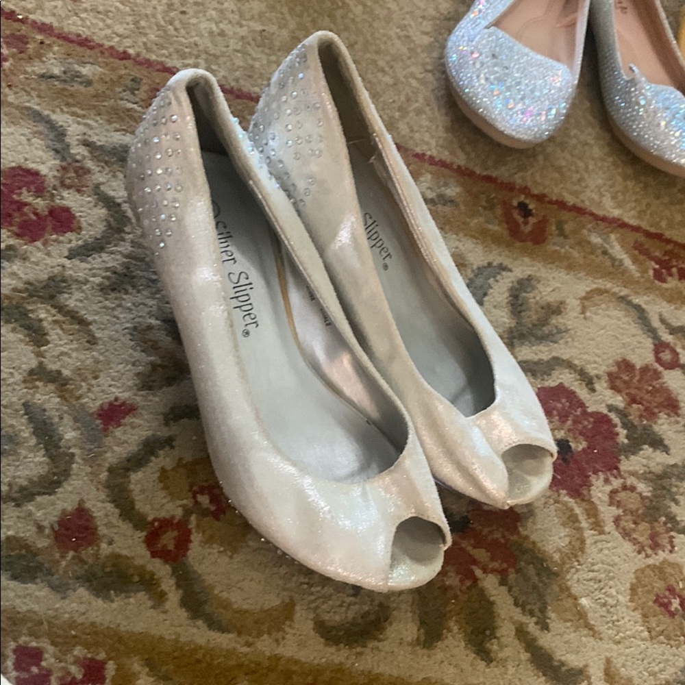 Kid’s White Peep Toe Heels